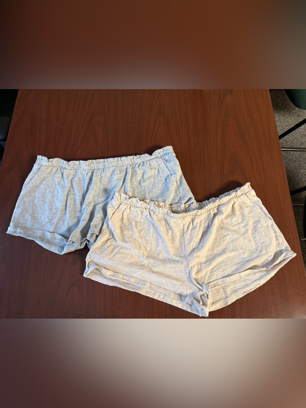 Secret Treasures Light Gray/ Light Beige Ruffle Waist Lounge Shorts set